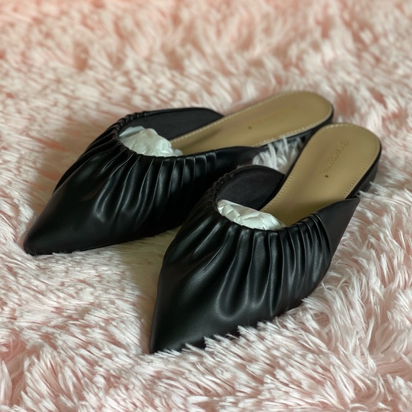 Simple Mules - Picture 2 of 3